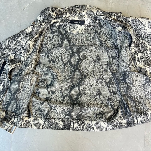 ZARA Snake Animal Print w Belt Buckle 1/2 Zipper Biker Moto Biker Jacket Sz M - Picture 15 of 16